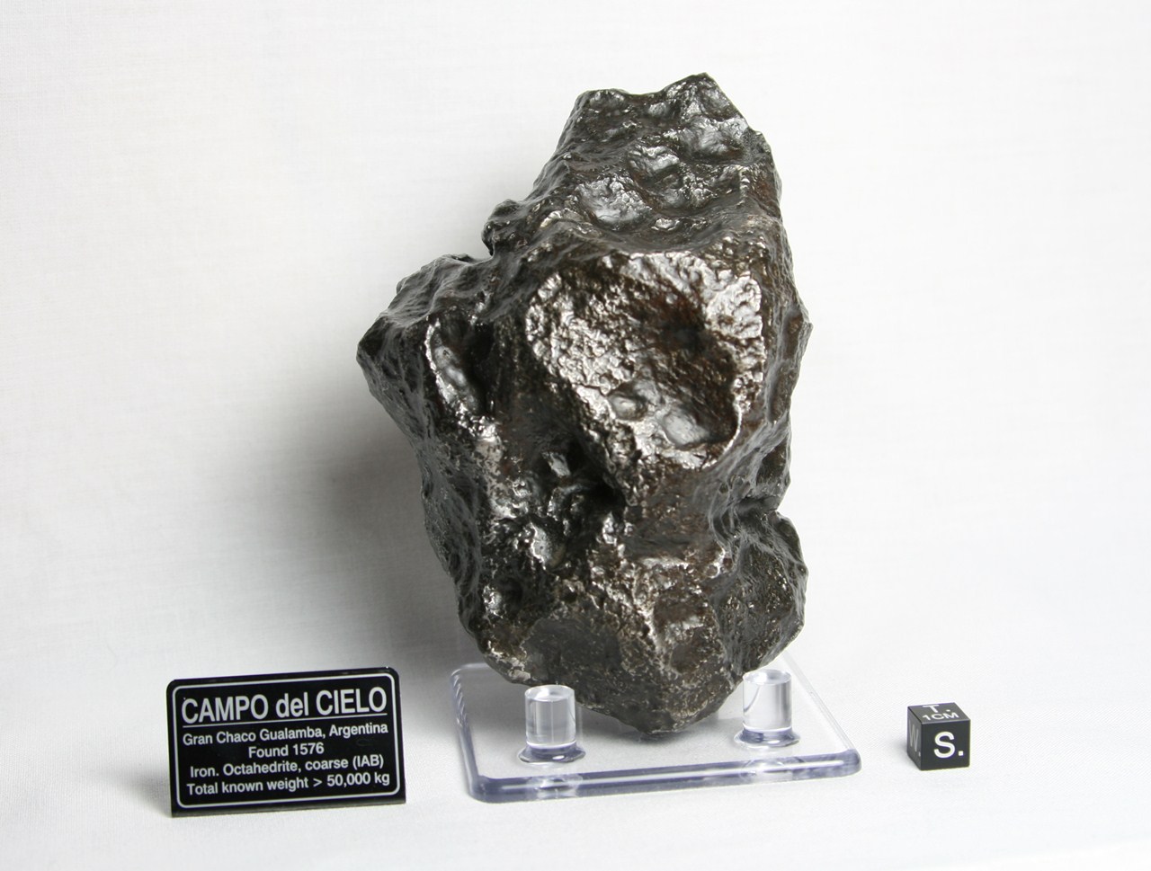 Метеорит аргентина 1576. Метеорит кампо-дель-сьело структура. Метеорит кампо-дель-сьело структура. Метеорит кампо-дель-сьело структура. Кампо-дель-сьело метеорит срез.