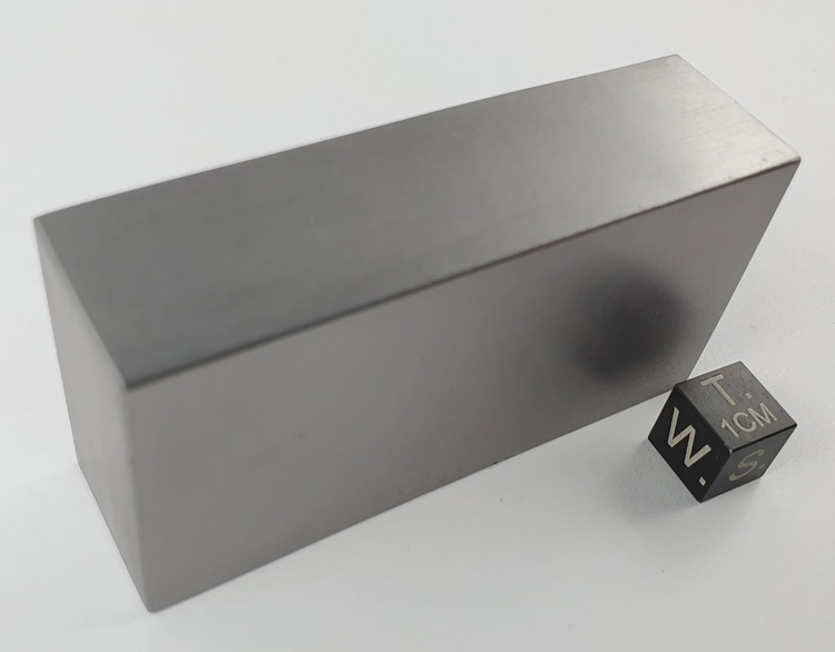 Tantalum Bar 820 g