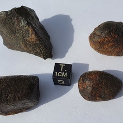 4 NWA XXX Meteorites - 103.0 g Gesamtgewicht