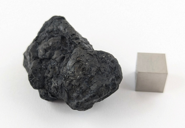 Chelyabinsk IMB 35.59 g meteorite Chelyabinsk IMB 35.59 g