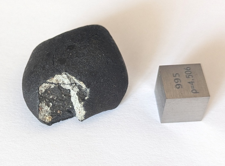 Chelyabinsk 15.35 g (oriented) meteorite Chelyabinsk 15.35 g (oriented)